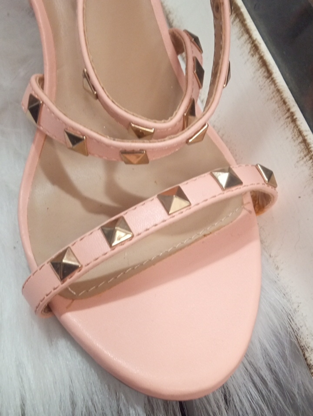 CHARLOTTE RUSSE BERLIN SANDALS - Picture 4 of 11